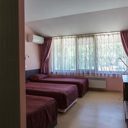 Family Hotel Kipra Εξωτερικό φωτογραφία