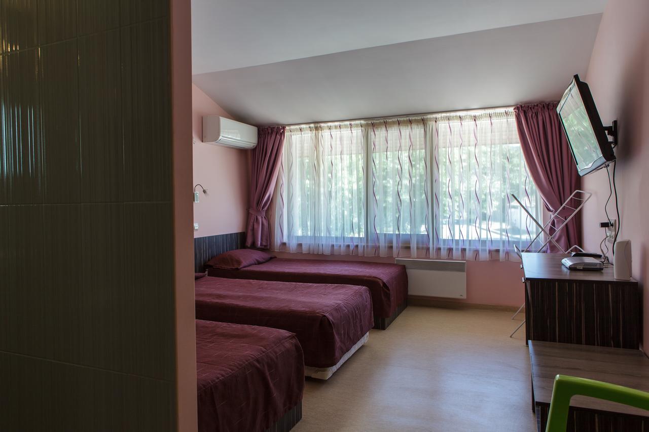 Family Hotel Kipra Εξωτερικό φωτογραφία