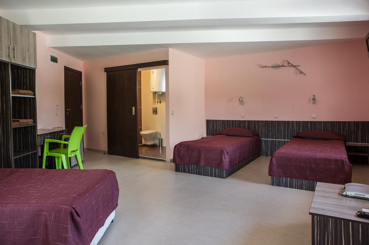 Family Hotel Kipra Εξωτερικό φωτογραφία