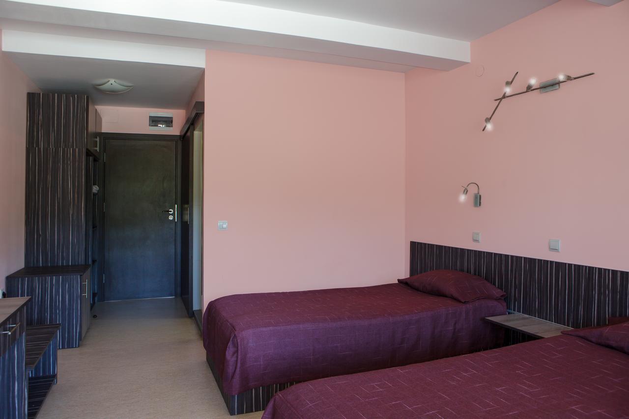 Family Hotel Kipra Εξωτερικό φωτογραφία