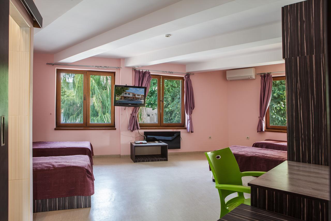 Family Hotel Kipra Εξωτερικό φωτογραφία
